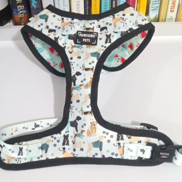 DOG HARNESS AND PET WASTE BAG DISPENSER TWO PIECE SET SIZE MEDIUM NWOT - Picture 4 of 4